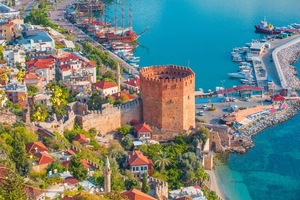 znamenityi-raion-alani-plyaz-kleopatry_4