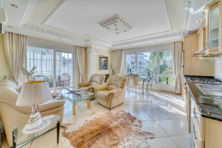 Romslig leilighet 2+1 110 m2 i sentrum av Alanya