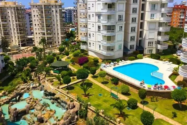 Rymlig möblerad 2+1 lägenhet i Tosmur – Ikamet-berättigad, Alanya