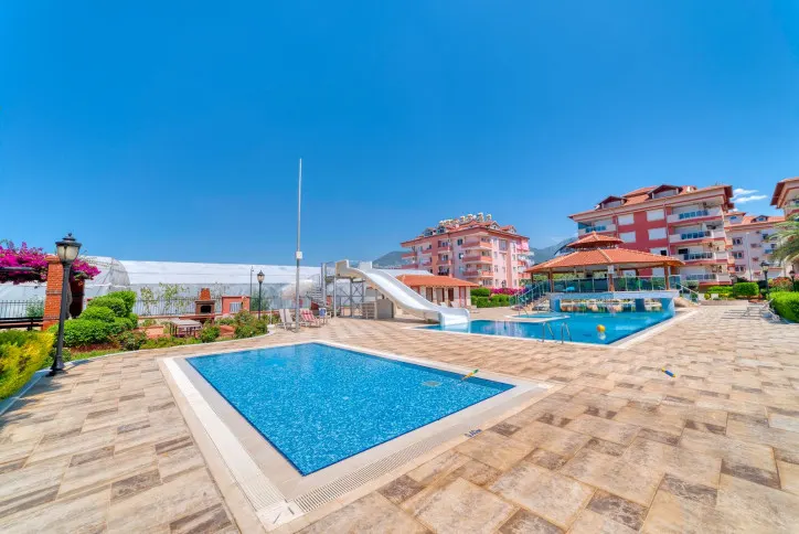 Spacious 2+1 furnished apartment in Oba district — 1200 m to the sea