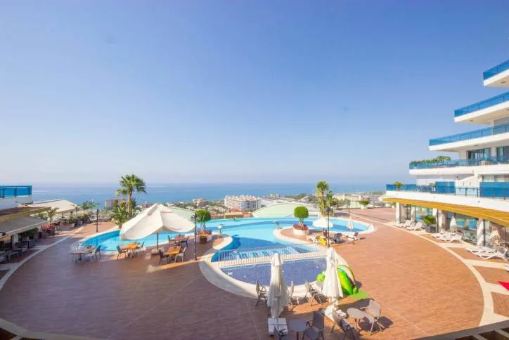 Luxurious apartment with a jacuzzi in a seaside residential complex in Konakli