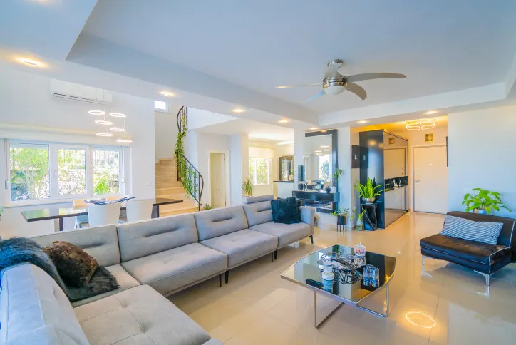Spacious villa with sea views in Kargicak, Alanya