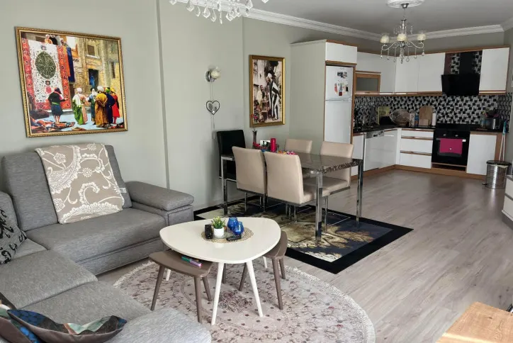 Mysig 2+1 lägenhet i Mahmutlar, Alanya