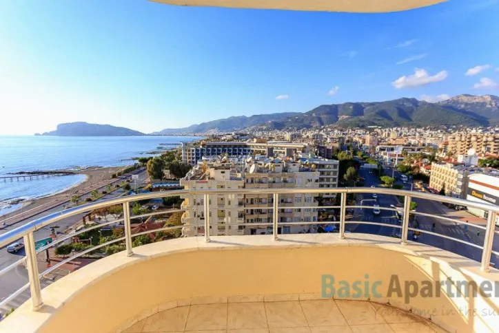 Seafront apartment with panoramic views in Tosmur Alanya