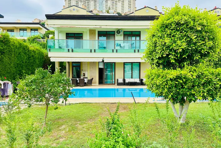 Luxury 3+1 villa in Kargicak with private pool