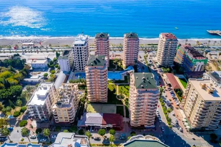 Spacious seafront apartment – ​​just 50 meters from the beach
