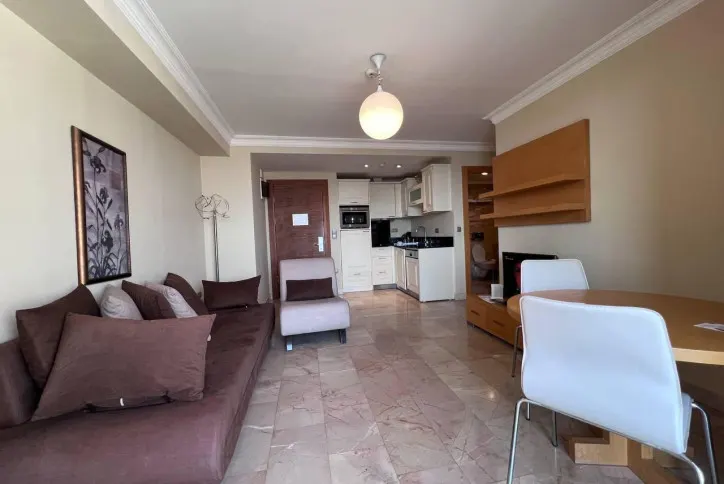 2+1 apartment in a famous hotel-type complex