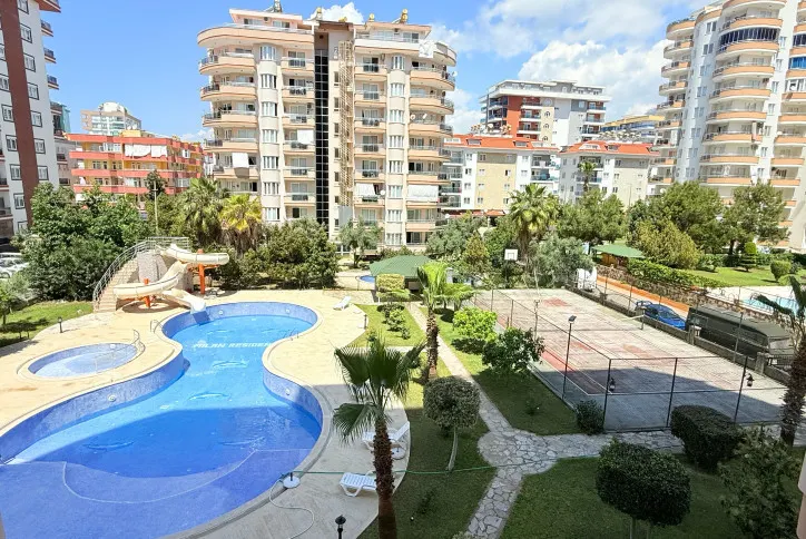 Квартира 2+1 в Махмутларе рядом с морем – просторные 110 м², 300 метров до пляжа