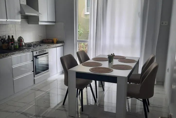 Lägenhet i centrala Alanya med 2 sovrum 110 m2