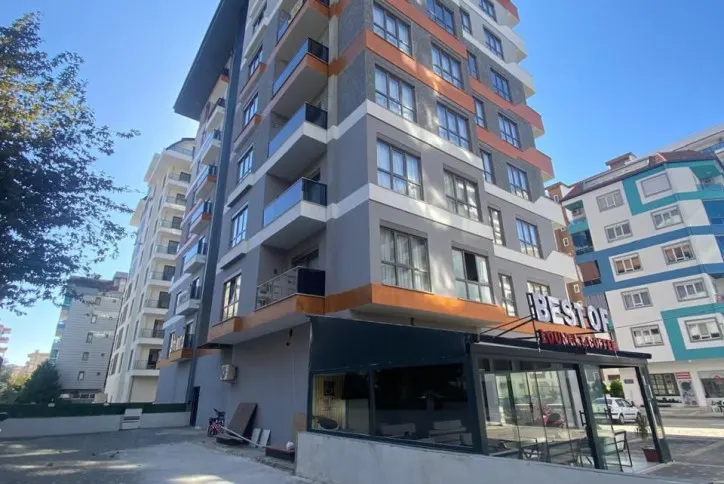 Ettromsleilighet med byutsikt i Alanya