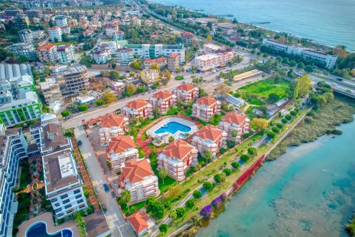Modern 4+1 Duplex Penthouse Just Steps from the Sea in Kestel, Alanya
