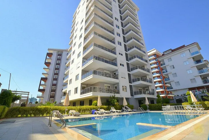 Affordable 2-bedroom apartment in Mahmutlar close to city
