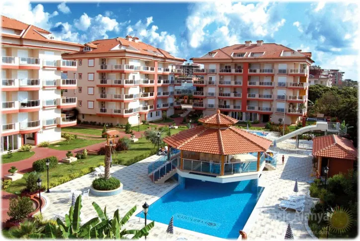 Spacious penthouse in Alanya, Oba