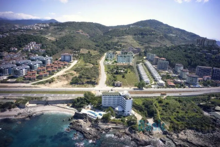 Contemporary seafront apartment in Alanya