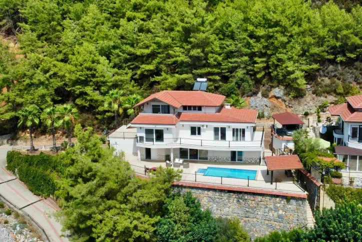 Four Bedroom Sea View Villa in Alanya