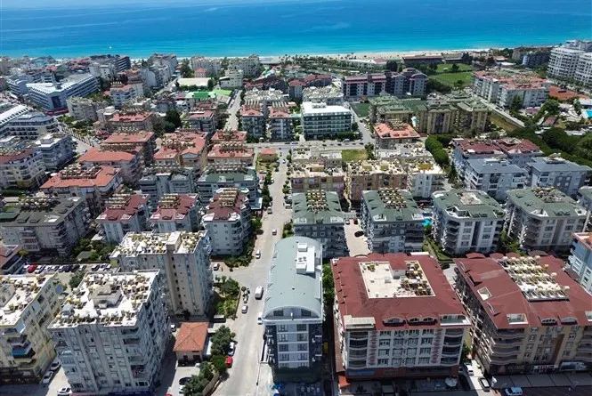 This 1+1 apartment in Oba is an excellent option for those looking to create an interior to their own taste.