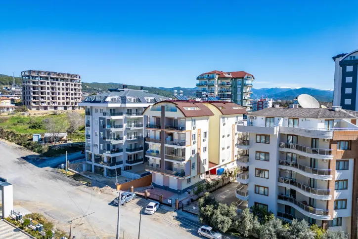 Rymlig 4+1-lägenhet i Alanya med vacker utsikt