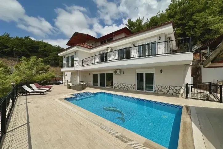 Luxury Alcon Villa with Private Pool & Sea Views in Alanya