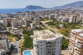 Bright Modern Apartment with Sea & Mountain Views in Alanya