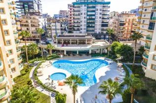 A 2+1 apartment in Mahmutlar near the sea is an excellent offer for comfortable living.