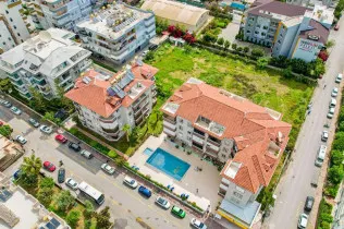 Furnished apartment in the Oba district, facing south and close to the sea