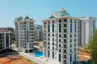 Brand-New Apartment with Pool Views and Luxury Social Facilities