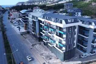 Rymlig lägenhet i centrala Alanya, 3 minuter till stranden
