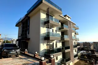 1+1 apartment in the center of Alanya with sea view