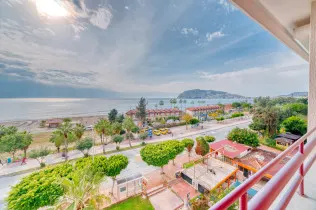 Rymlig lägenhet i centrala Alanya med havsutsikt