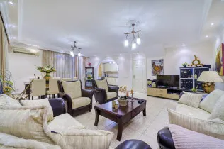 Luksuriøs penthouse med stor privat terrasse