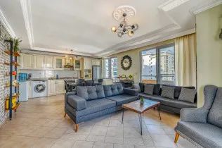 2+1 apartment in Mahmutlar with furniture and appliances – only 200 m from the sea