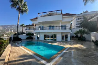 Modern 4 Bedroom Villa in Kargicak