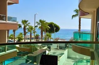 Luxurious 1+1 apartment by the sea in Alanya — Seaside Küçüker Residence