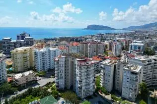 Furnished apartment in Tosmur – 110 sq m, 2 bedrooms, large glazed balcony