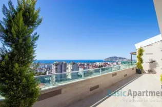 Spacious penthouse in Alanya with spectecular views