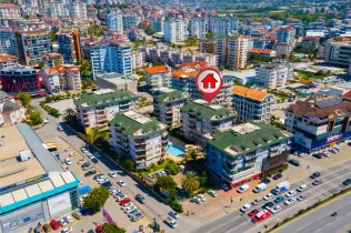 Rymlig lägenhet vid havet i Alanya med högkvalitativ renovering