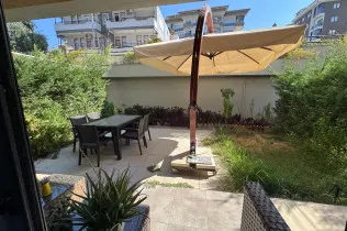 Spacious furnished apartment with private garden in Oba