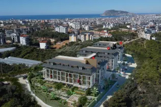 Luxury residential complex in a popular area of Alanya, Oba