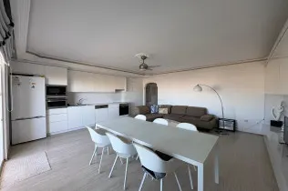 Spacious housing with high-quality repairs