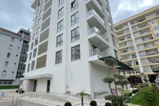 New apartment in Mahmutlar with mountain view