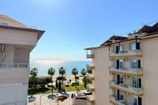 Elegant apartment in the center of Alanya with sea view