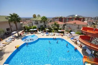 Semi-detached Villa in Alanya close to shopping mall and beach