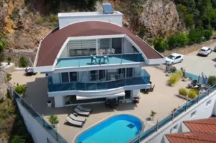 Luxury Villa with Stunning Alanya Views