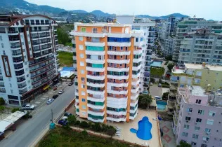 Spacious apartment on the 8th floor with beautiful sea views