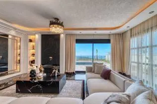 Luksuriøs møblert villa med panoramautsikt over havet i Alanya