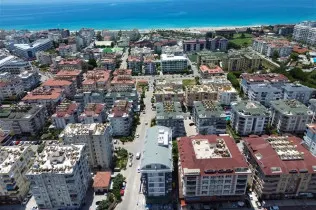 This 1+1 apartment in Oba is an excellent option for those looking to create an interior to their own taste.