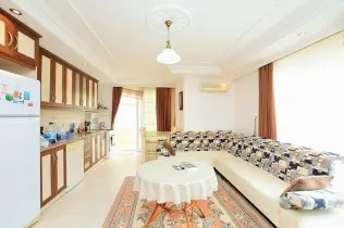 Spacious two-bedroom apartment by the sea