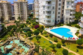 Spacious furnished apartment with two balconies in Tosmur, Alanya