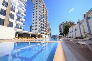 Bright apartment with sea views in Mahmutlar
