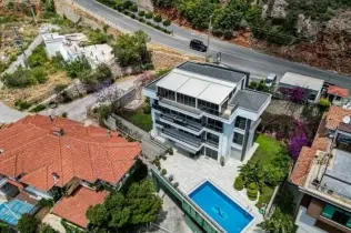 Luxury Detached Villa with Panoramic Alanya Views in Bektaş